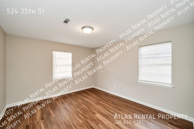 Building Photo - 524 35th St
