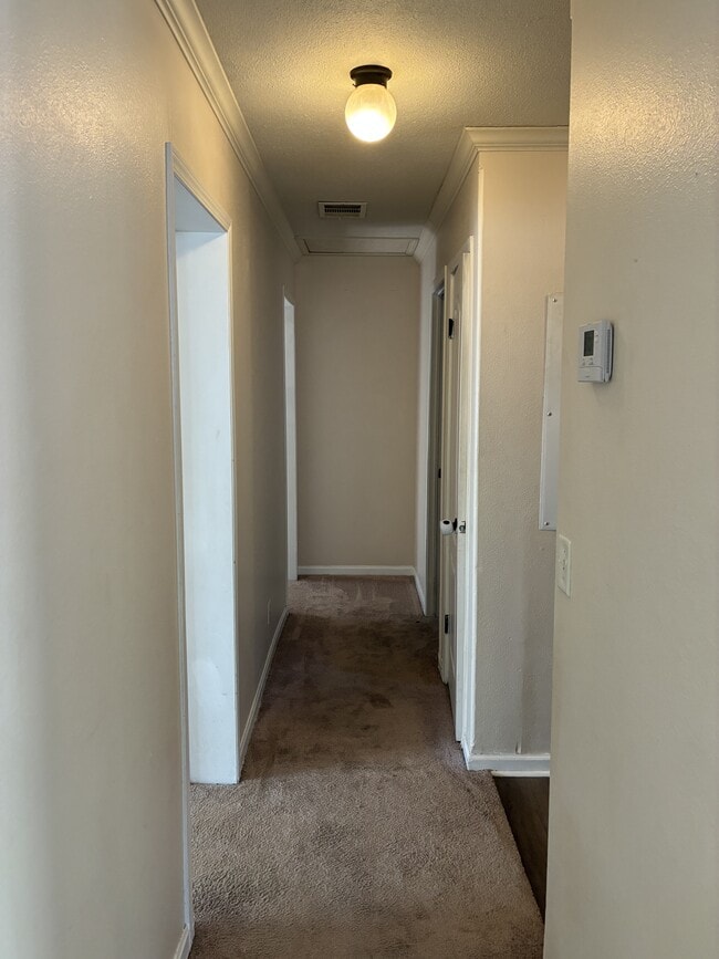 Building Photo - 6211 W Ridley St