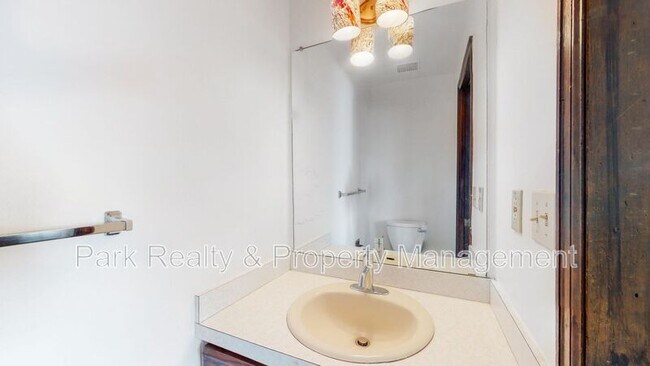 Building Photo - 5735 W 2nd Ave