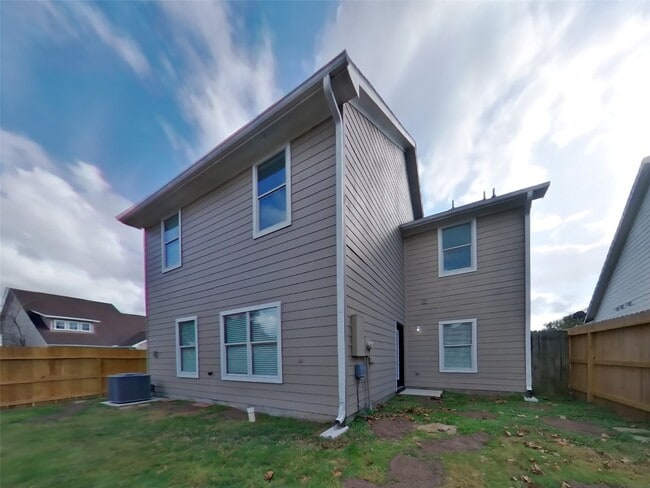 Building Photo - 21214 Peachvine Ln