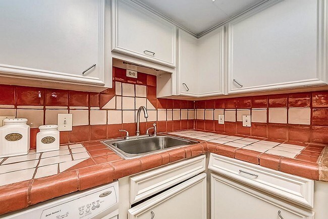 Building Photo - 5353 Institute Ln