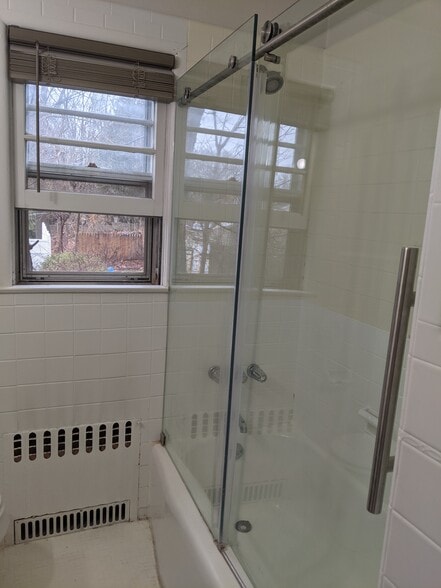 Building Photo - 639 Oakdene Ave