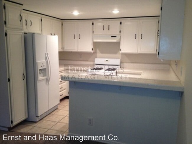 Building Photo - 2 br, 2 bath House - 5479 E. Centralia St....