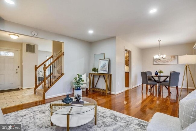 Building Photo - 9929 Hemlock Woods Ln