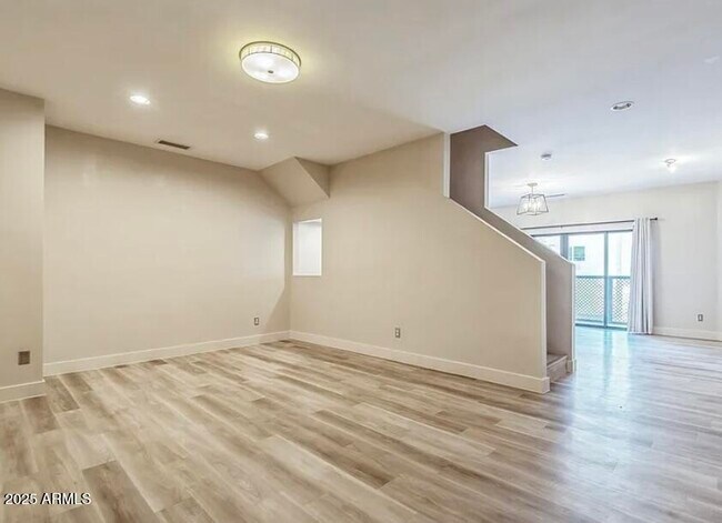 Building Photo - 7853 N 21st Ave