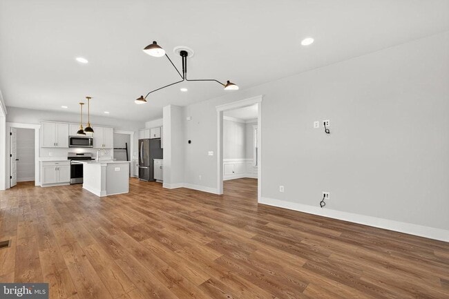 Building Photo - 513 Parkland Dr