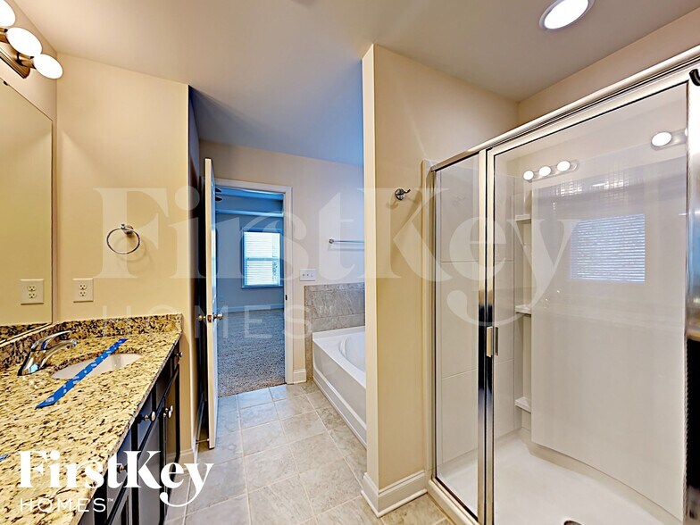 Building Photo - 12654 Windyedge Rd