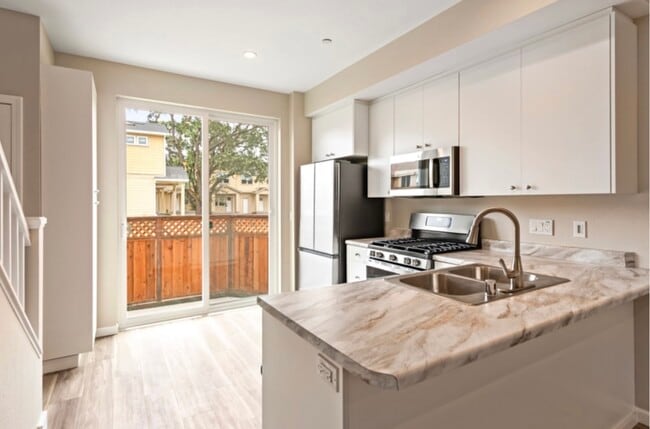 Building Photo - 2253 Vanderford Dr
