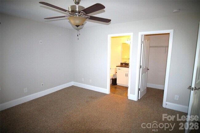 Building Photo - 113 Bay Shore Dr