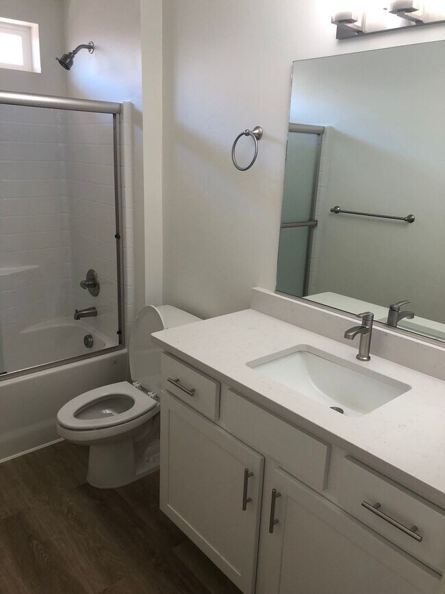 Building Photo - 2389 S Clovis Place-