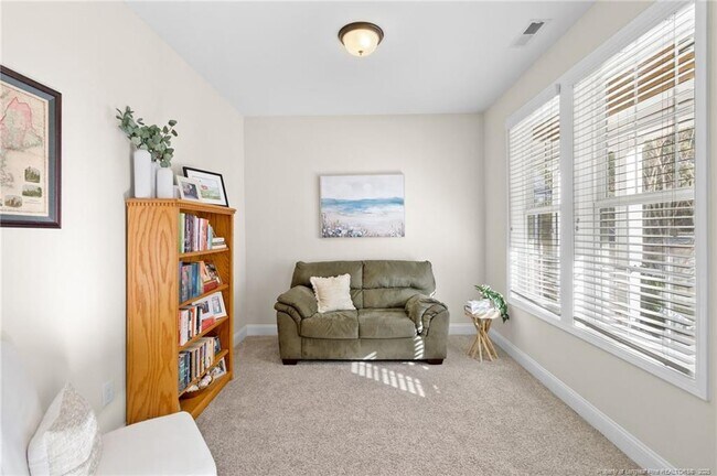 Building Photo - 597 Micahs Way N