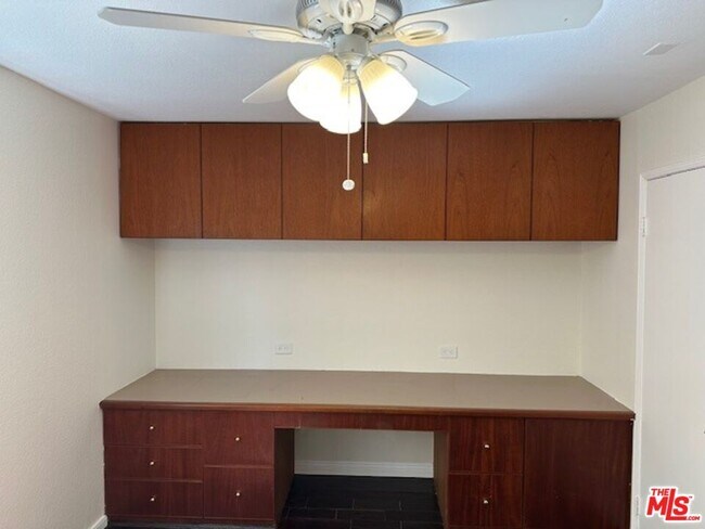 Building Photo - 6501 Bradley Pl