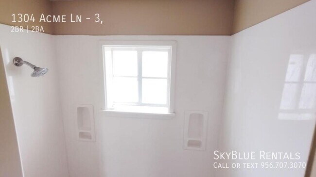 Building Photo - 1304 Acme Ln