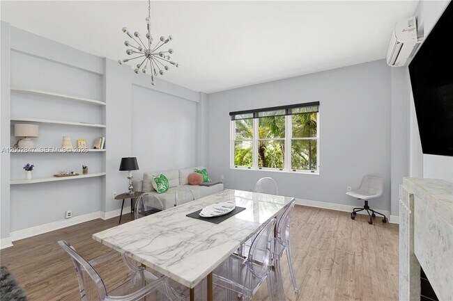 Building Photo - 2421 Lake Pancoast Dr