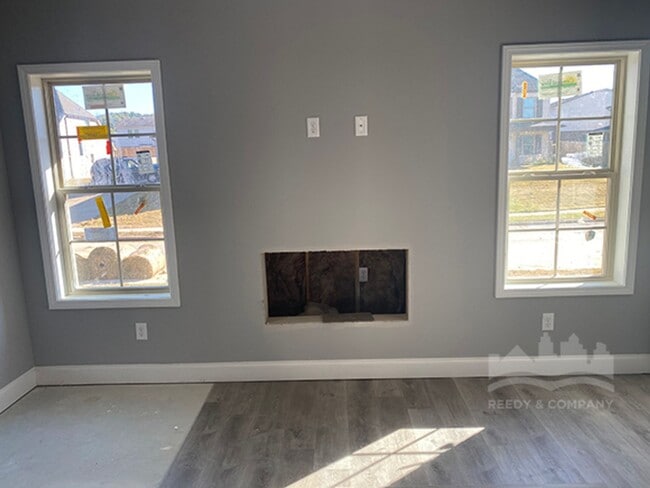 Building Photo - 10007 Messana St