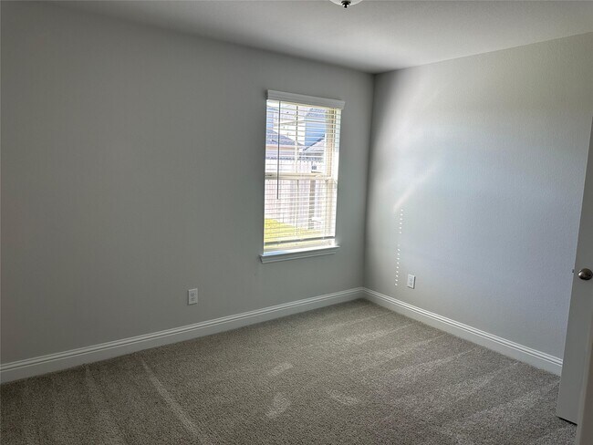 Building Photo - 4201 Chadwick Rd