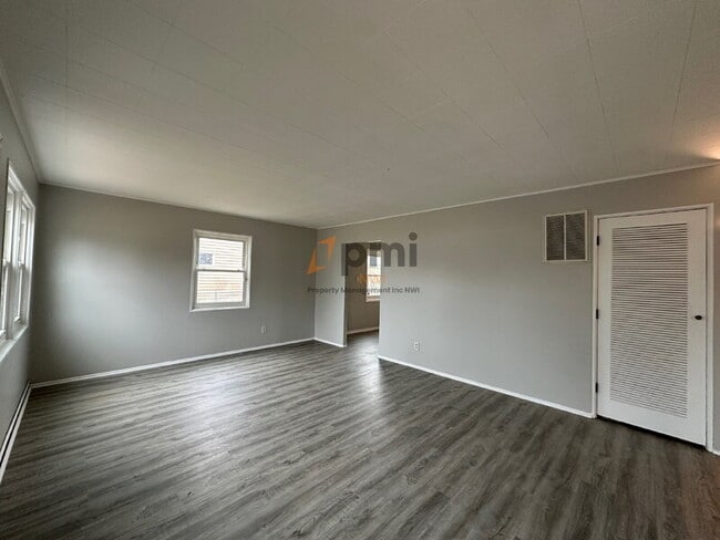 Building Photo - 3340 Kenwood St