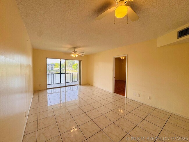Building Photo - 8025 S Colony Cir