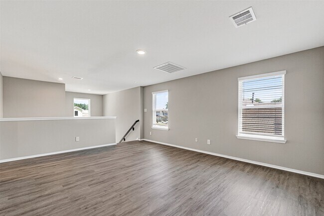 Building Photo - 14529 Lily Plns Dr