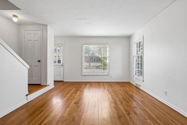 Building Photo - 2100 Sumner St