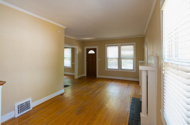 Building Photo - 26 Bagwell Ave
