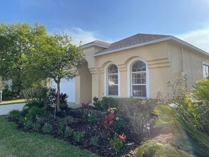 Building Photo - CHARMING 3BR/2BA/OFFICE/2GARAGE