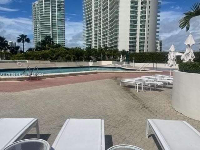 Building Photo - 20185 E Country Club Dr