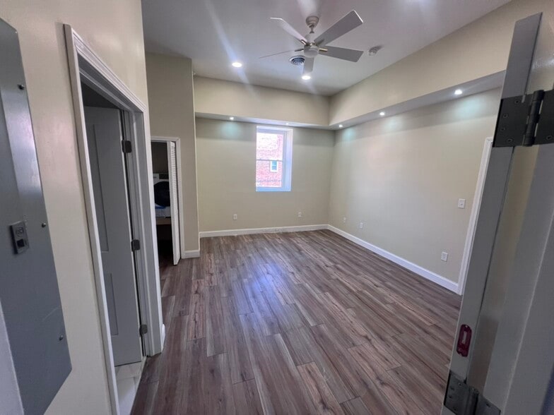 Building Photo - 1314 11th Ave