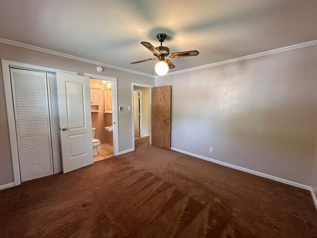 Building Photo - Exclusively Offered By Muse Realty Rentals...