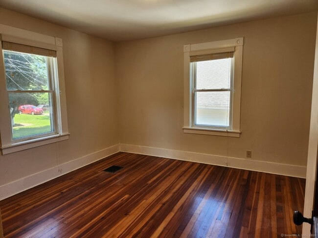 Building Photo - 58 Willington Ave