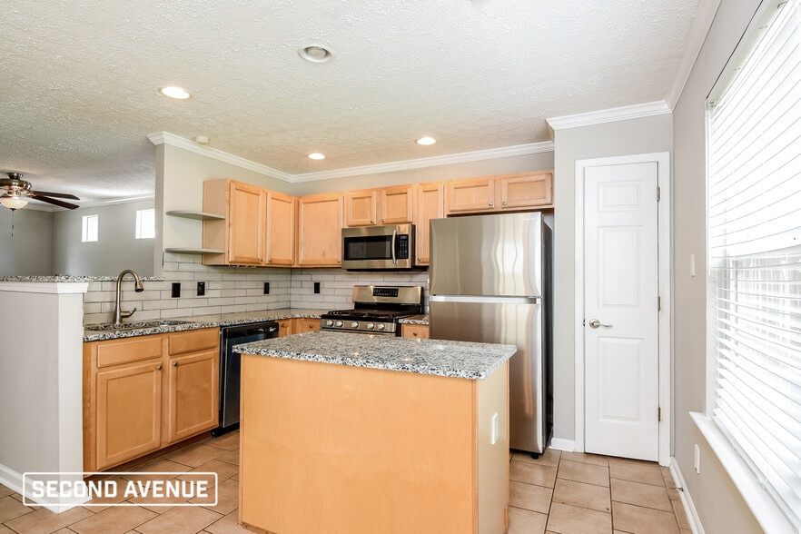 Building Photo - 208 Ilex Dr