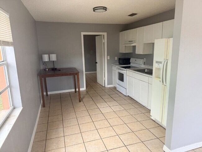 Building Photo - Coming Soon — 3BR/2BA Bradenton Rental · Available Mid-May