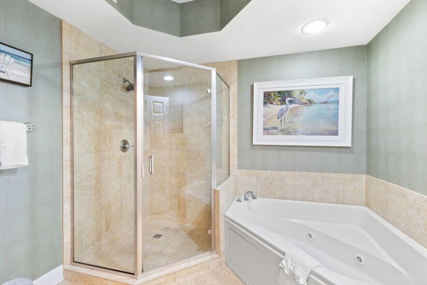 Building Photo - 365 E Beach Blvd