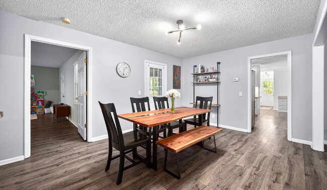Building Photo - 3312 Shannon Cir