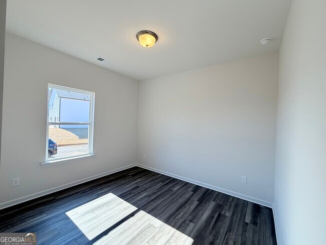 Building Photo - 824 Kensington St