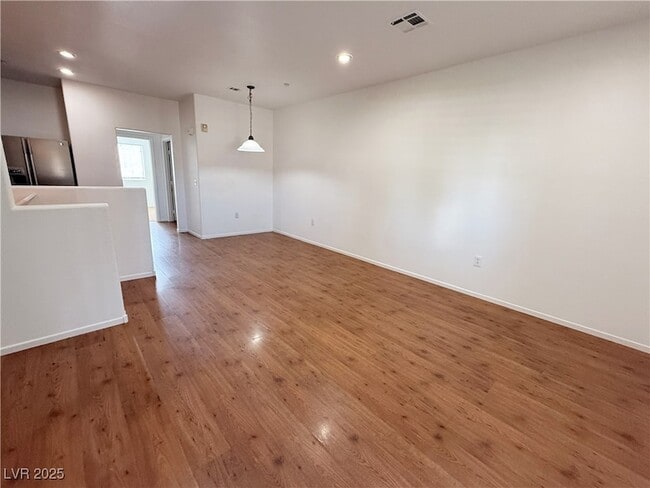 Building Photo - 5975 Barbosa Dr