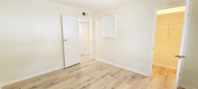 Building Photo - 3775 40th Ln S