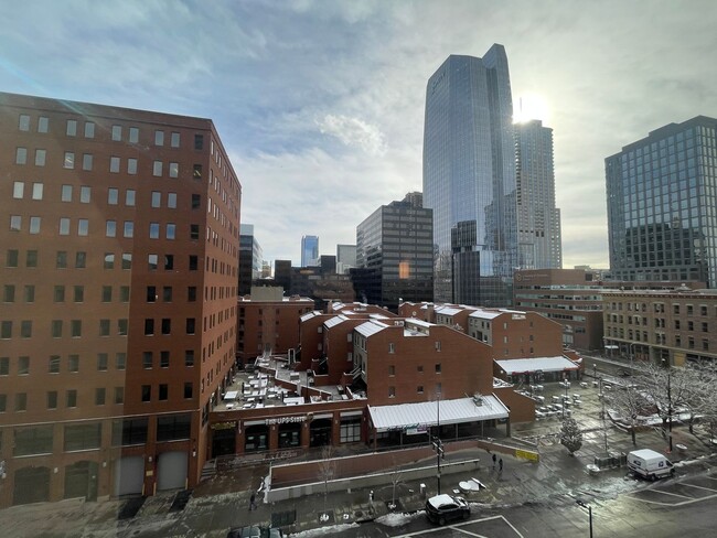 Building Photo - Location is as Good as it Gets!