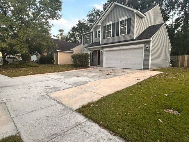 Building Photo - Arbor Oaks Subdivision 4BR 2.5Ba