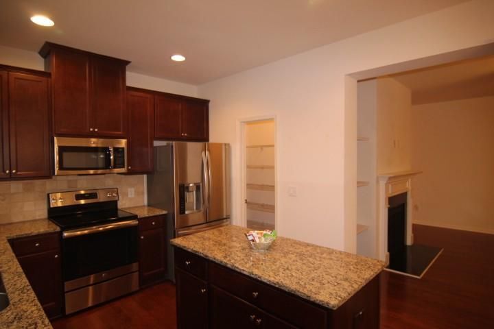 Building Photo - 5850 Vinyard Ln