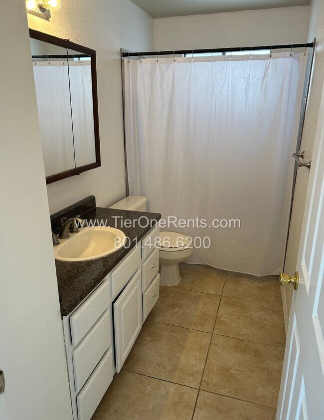 Building Photo - This property offers a NO DEPOSIT option available for qualified renters!