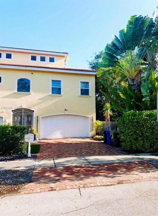 Building Photo - 407 SW 5th St