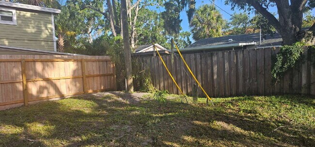 Building Photo - Indian Beach Park Duplex - walk to Ringlin...