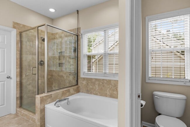 Building Photo - 108 Castlebury Creek Ct