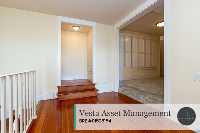 Building Photo - 301-303 Corbett Avenue