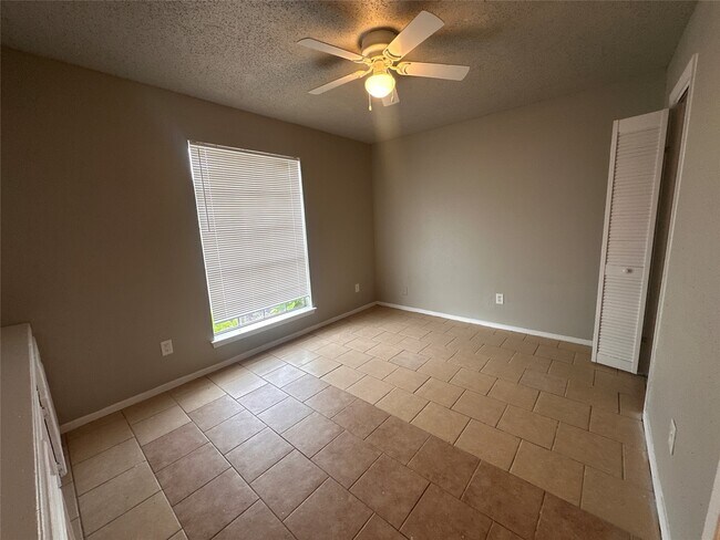 Building Photo - 7207 Caracas Dr