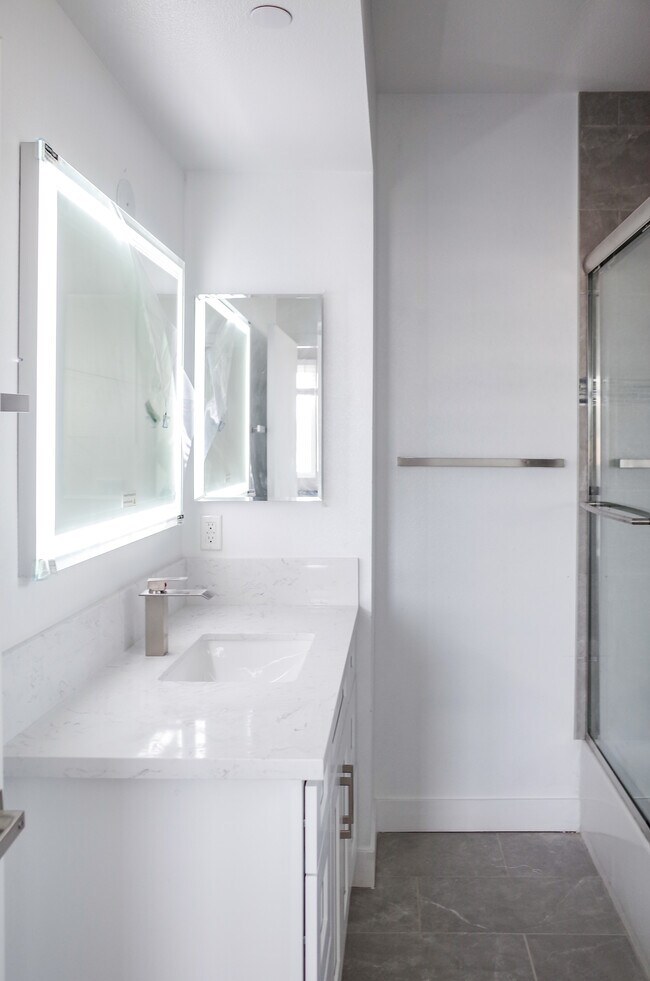 Building Photo - 5401 Carlin St