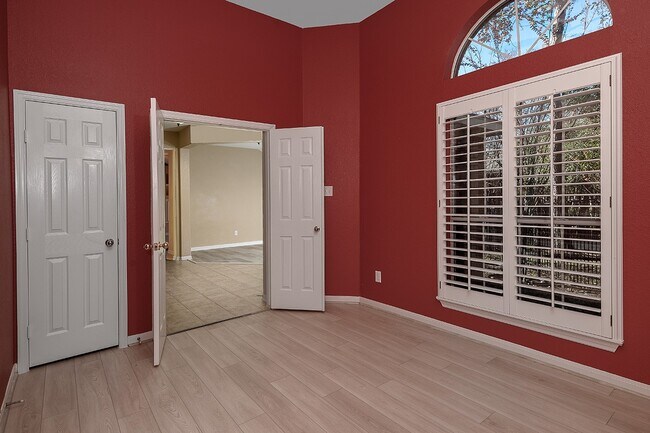 Building Photo - 78 E Foxbriar Forest Cir