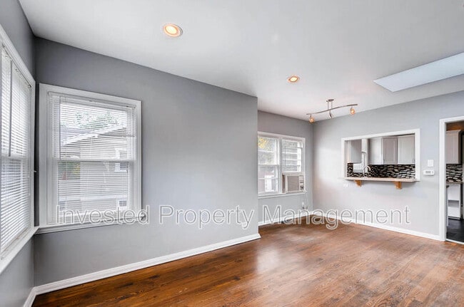 Building Photo - 1925 S Franklin St