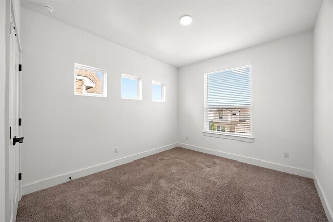 Building Photo - 5312 Bruno St